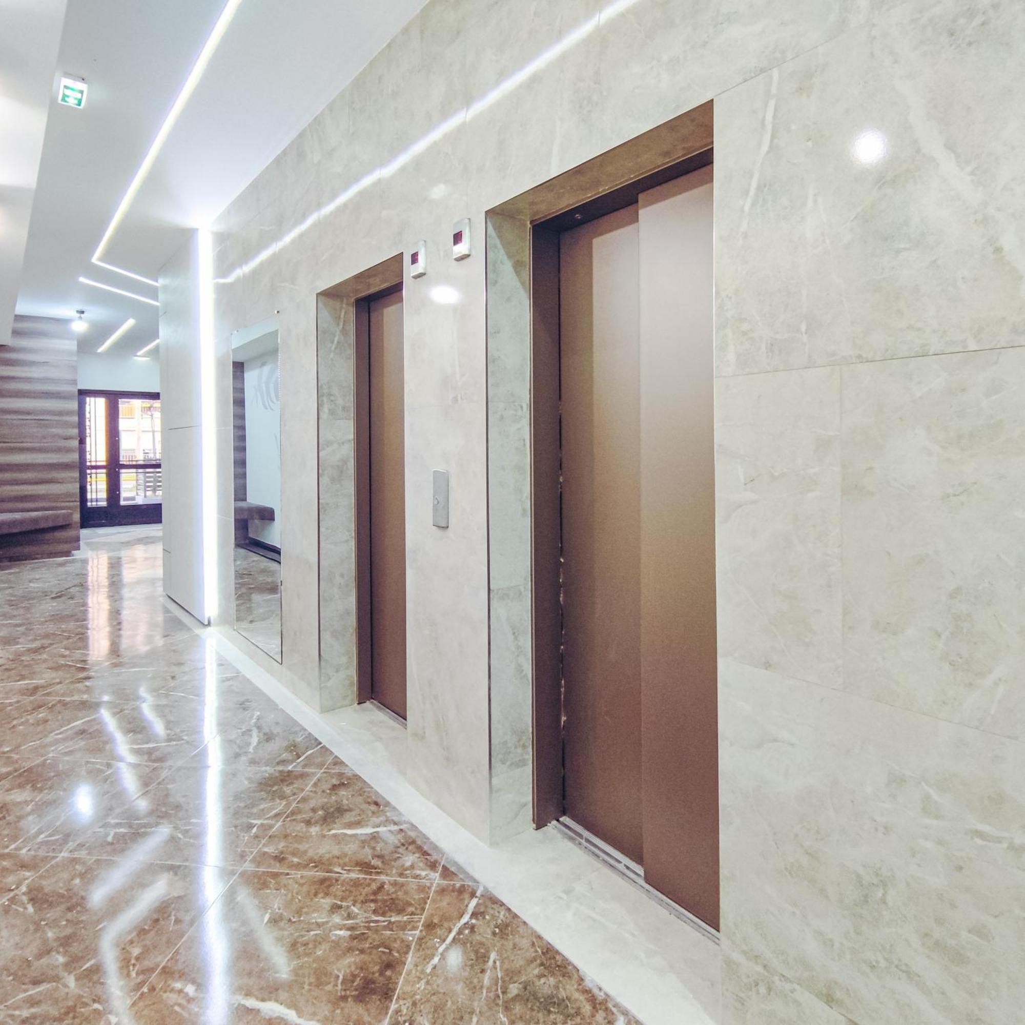 Oota Soko With Parking Garage Apartment Kragujevac Luaran gambar