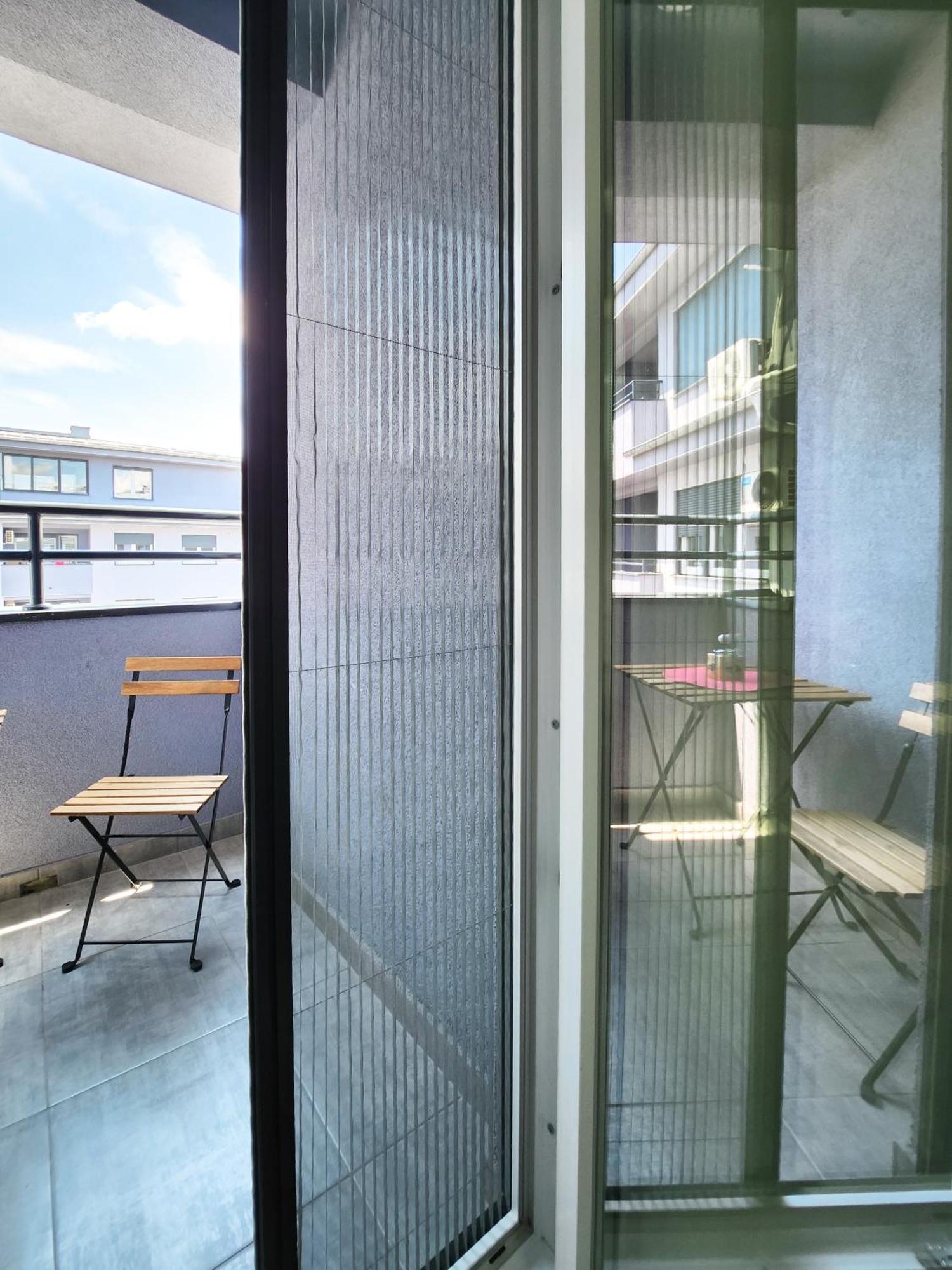Oota Soko With Parking Garage Apartment Kragujevac Bilik gambar