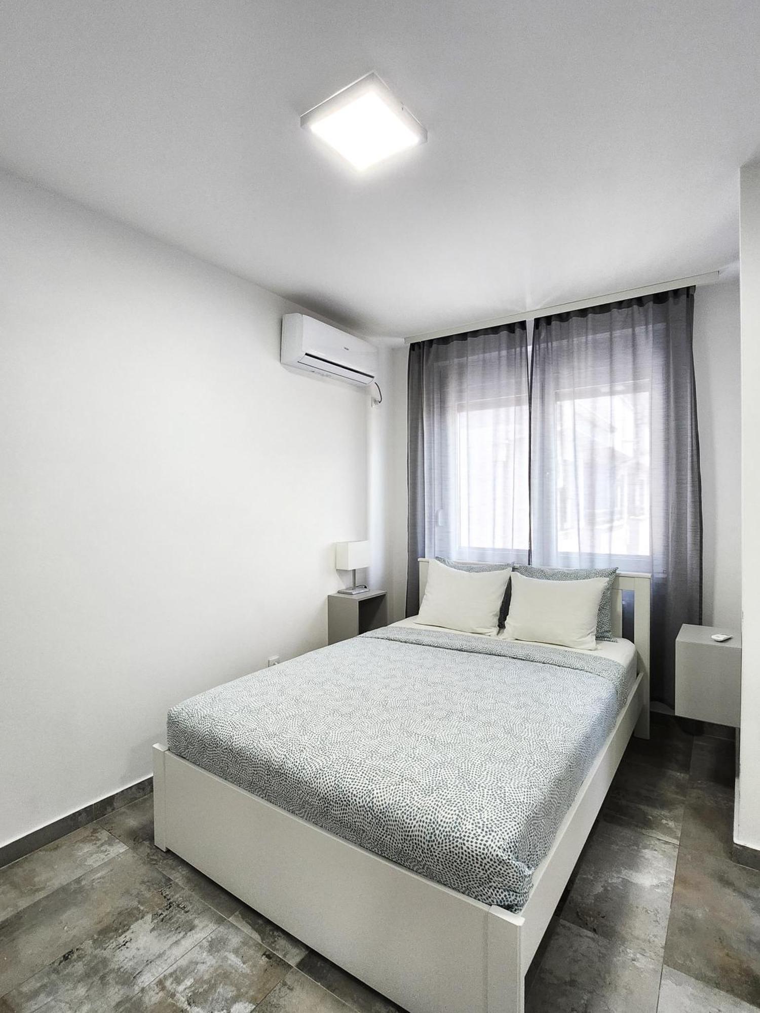 Oota Soko With Parking Garage Apartment Kragujevac Bilik gambar