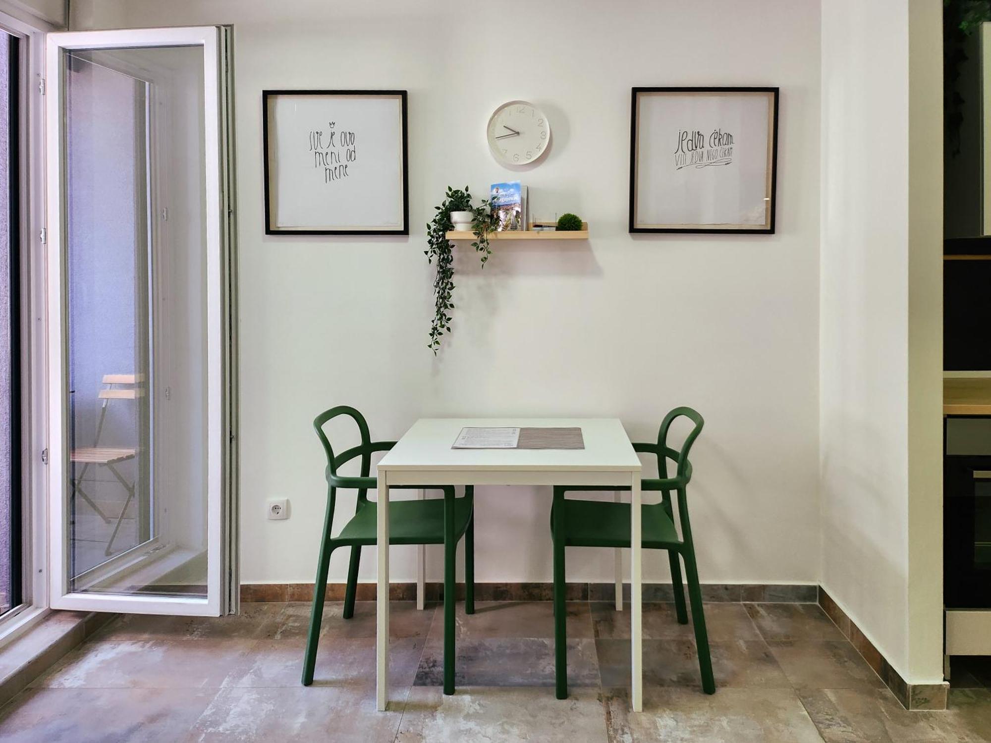 Oota Soko With Parking Garage Apartment Kragujevac Bilik gambar