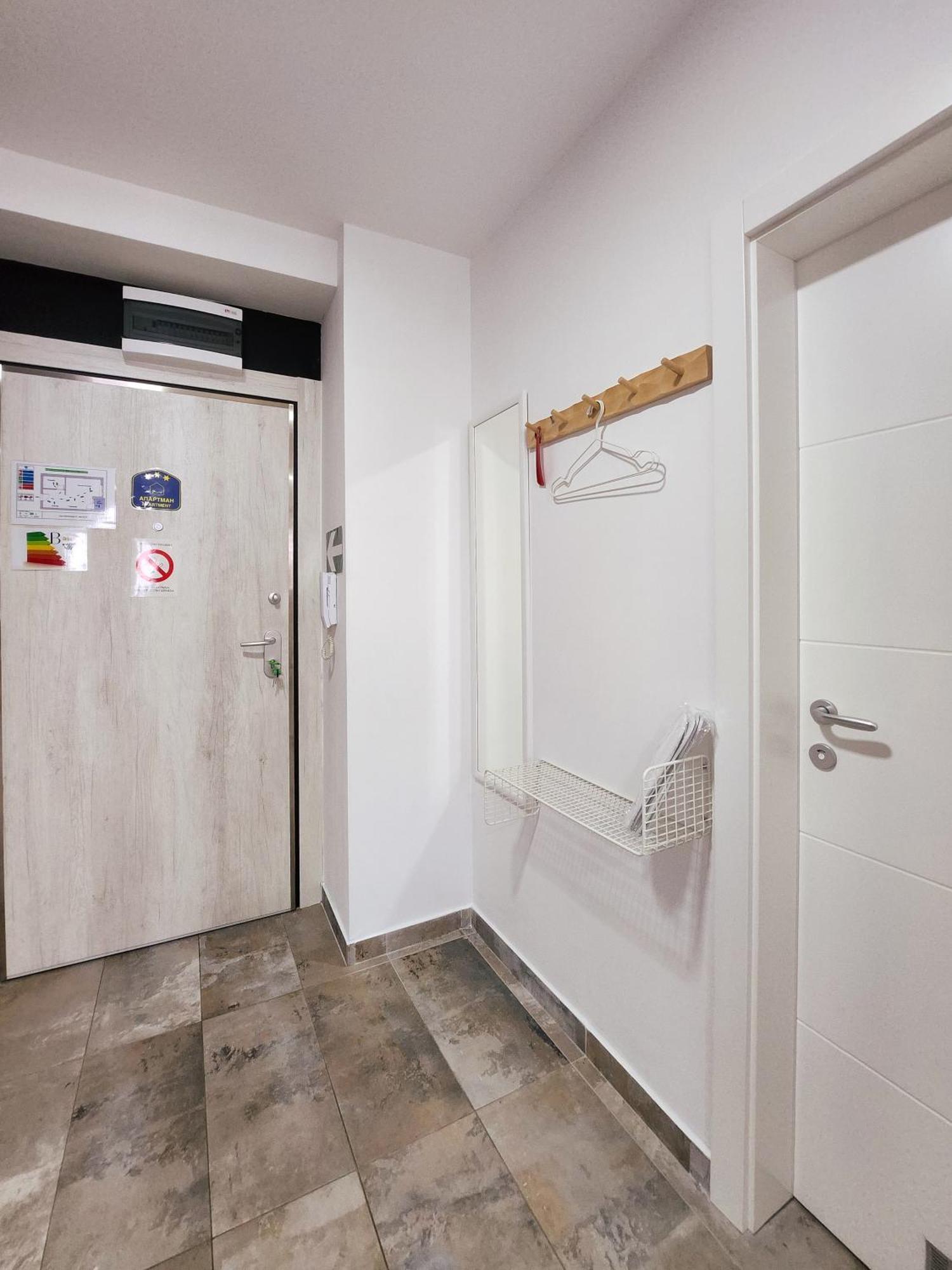 Oota Soko With Parking Garage Apartment Kragujevac Luaran gambar