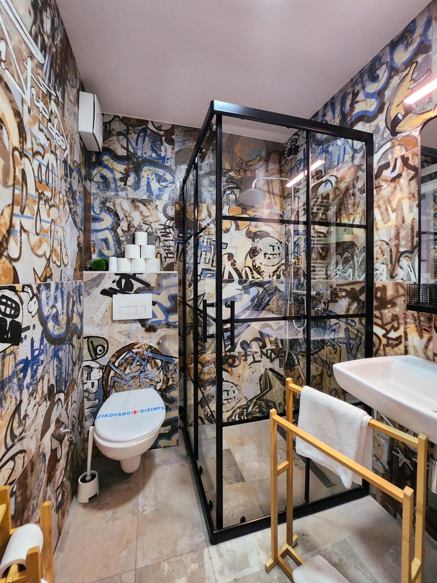 Oota Soko With Parking Garage Apartment Kragujevac Luaran gambar